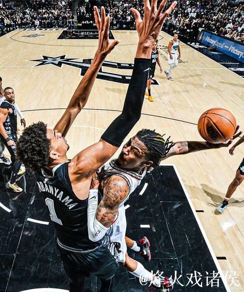 莫兰特上半场表现：投篮命中率50%，罚球全中，贡献7分、2篮板、2助攻、1抢断、1盖帽