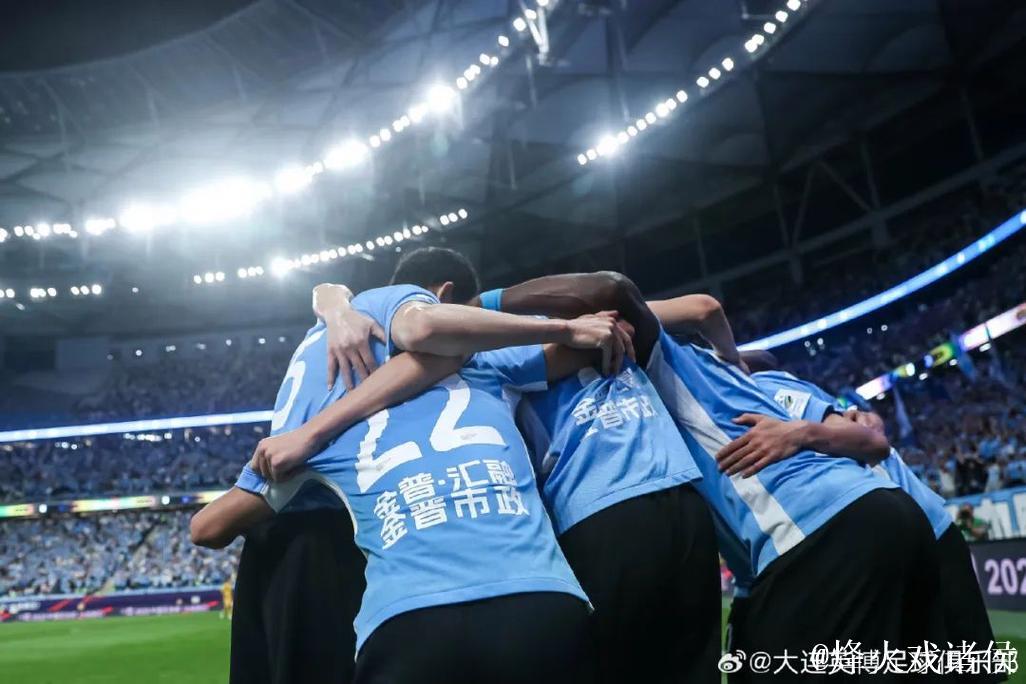 大连英博残阵打出城市精神 梭鱼湾破足协杯上座纪录