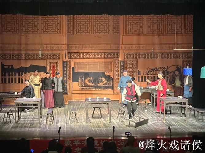 “精品演出进高校”:北京曲剧《茶馆》点亮青春舞台 “精品演出进高校”:北京曲剧《茶馆》点亮青春舞台